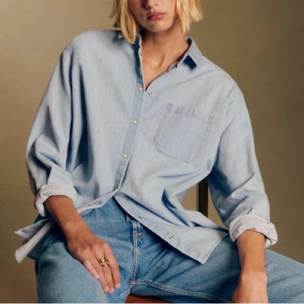 Sezane Max Shirt in Very Light Denim